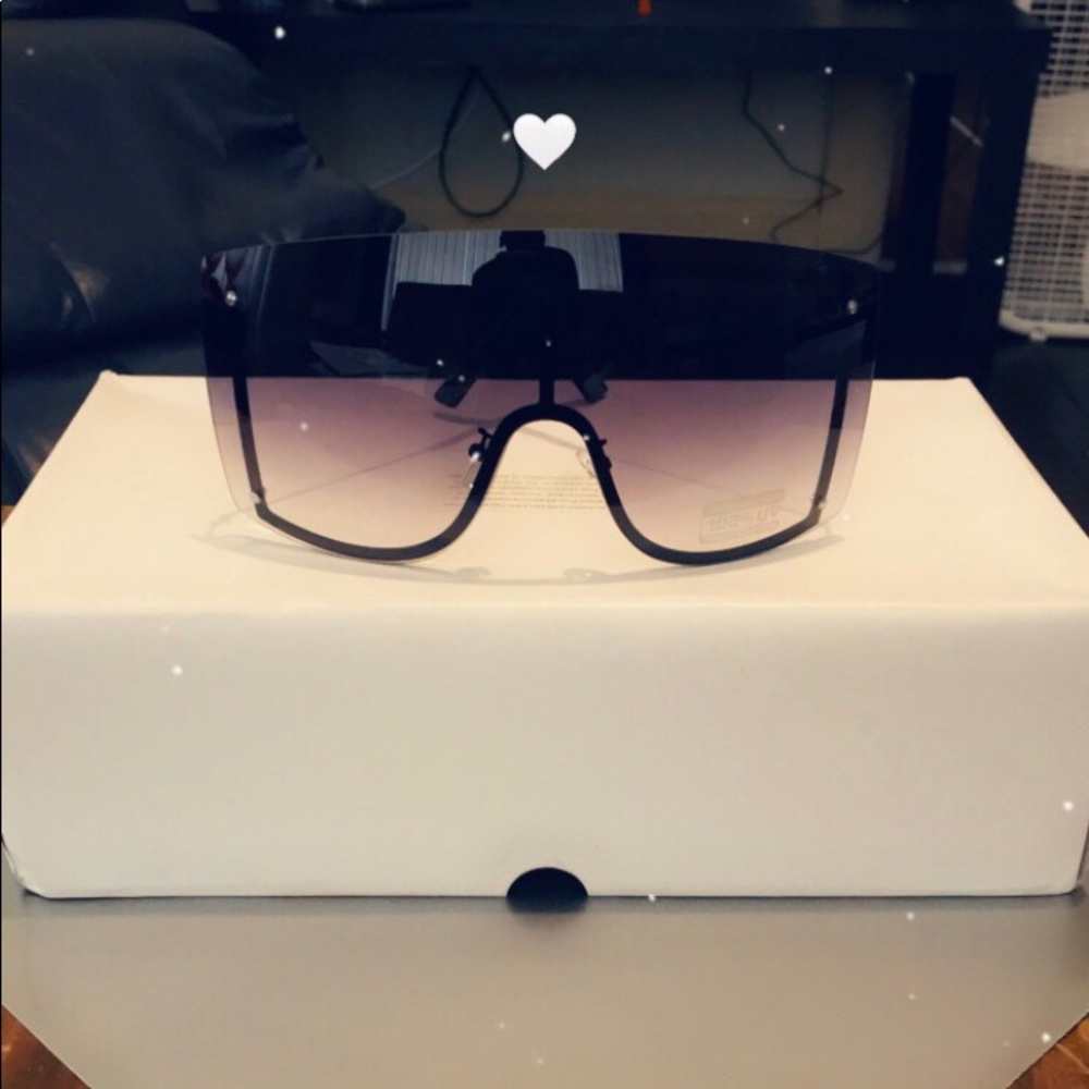 Sunglasses 😎